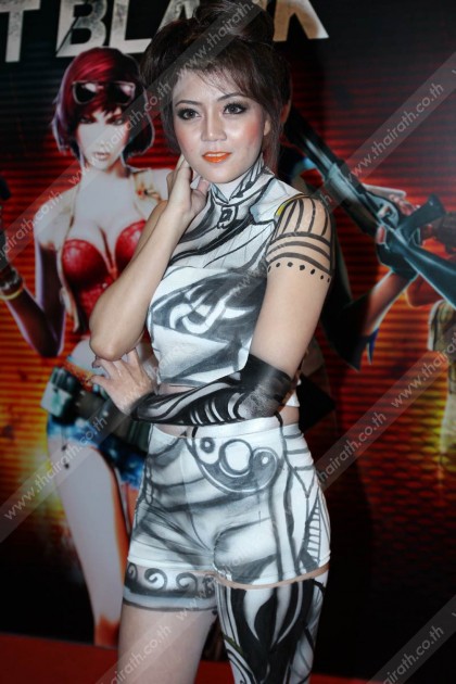 เปิดตัว THE GAMES XPO 2012 กับโชว์ Body paint .....
