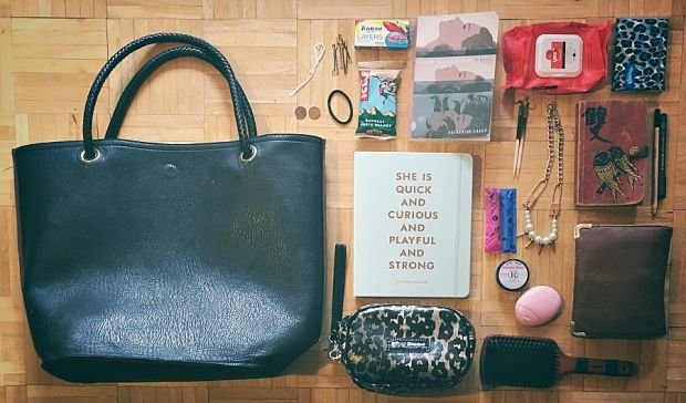 17 สิ่งที่ต้อง เก็บไว้ใน กระเป๋าของคุณ