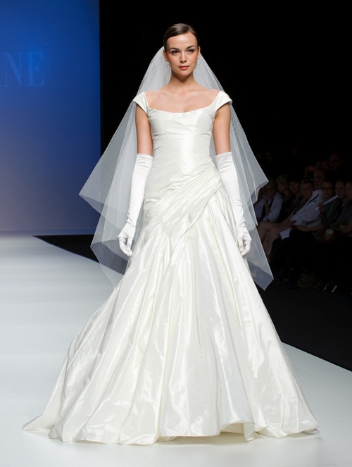 ชุดแต่งงานสวยเก๋แบบแจ่ม ๆ จากรันเวย์ - แฟชั่นชุดแต่งงาน - ชุดเจ้าสาว - รันเวย์ - เทรนด์ชุดแต่งงาน - วิวาห์