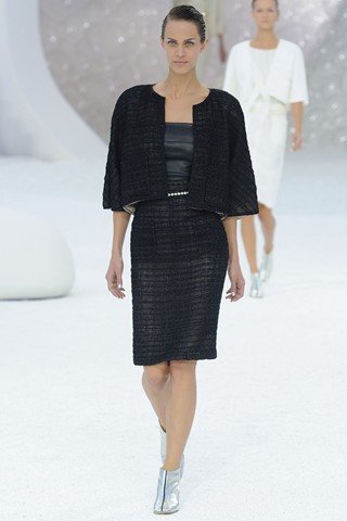 Bộ sưu tập Chanel Xuân 2012 Ready-To-Wear tại Tuần lễ thời trang Paris
