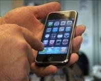 Les fans français d'Apple mettent enfin la main sur l'iPhone