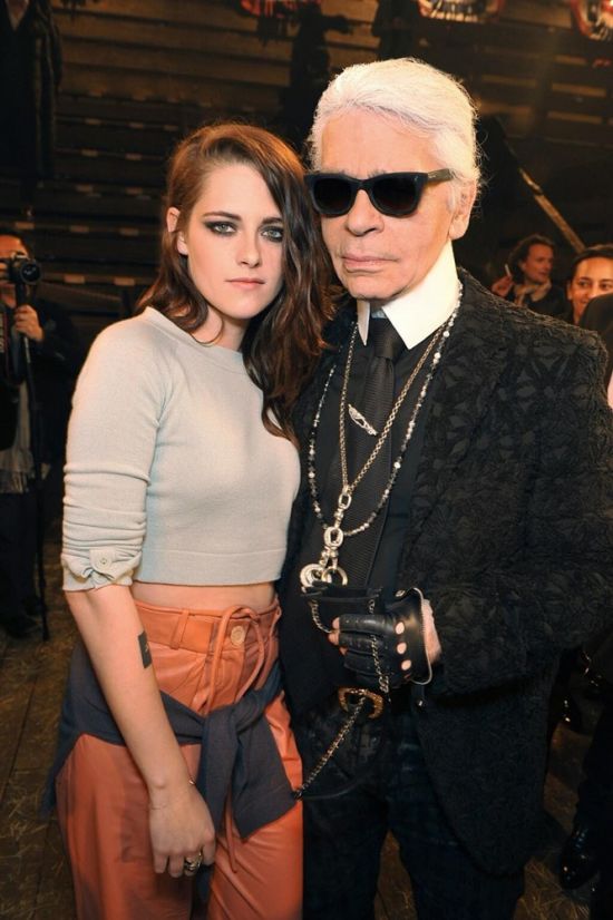 Chanel ได้พรีเซนเตอร์คนใหม่ - แฟชั่น - เทรนด์ใหม่ - ดีไซเนอร์ - แฟชั่นโชว์ - แฟชั่นคุณผู้หญิง - แฟชั่นดารา - เคล็ดลับ - แฟชั่นเสื้อผ้า - นางแบบ - Celeb Style - แฟชั่นวัยรุ่น - chanel - Kristen Stewart - Karl Lagerfeld - แฟชั่นนิสต้า - คอลเลคชั่น - เทรนด์ - เทรนด์แฟชั่น - ข่าว - วงการแฟชั่น - สไตล์