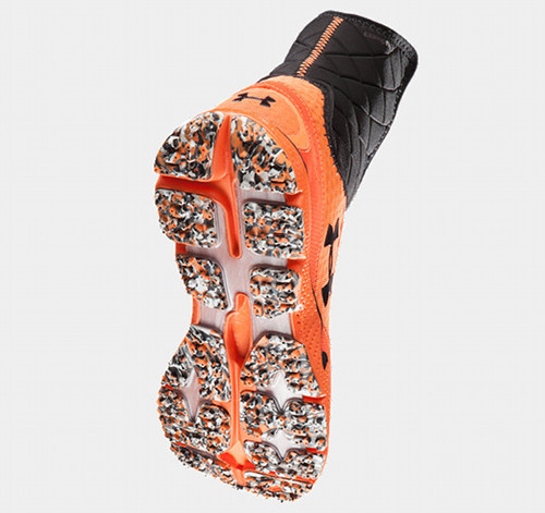 "รองเท้าวิ่ง" ดีไซน์แปลกจาก Under Armour คู่ใจสุดแนวของนักวิ่ง - รองเท้าวิ่ง - รองเท้าเล่นกีฬา - Under Armour - รองเท้าดีไซน์ใหม่ - รองเท้ากีฬา - รองเท้าใส่วิ่ง