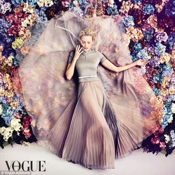 Naomi Watts xinh đẹp trên tạp chí Vogue Úc tháng 2 - Naomi Watts - Vogue Úc - Tin Thời Trang - Phong Cách Sao