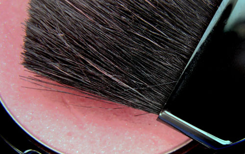 10 สีสันเครื่องสำอางมาแรงปี 2012 - เคล็ดลับ - แต่งหน้า - เครื่องสำอาง