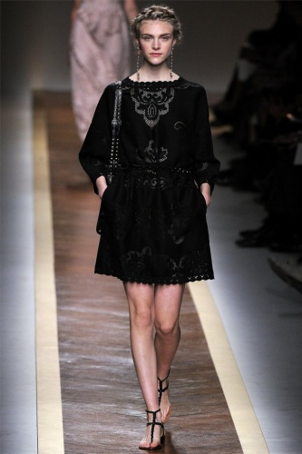 Princesses from Valentino Spring 2012 RTW - Fashion Show - Valentino