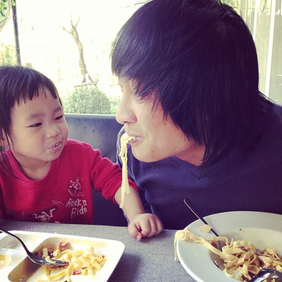 น้องออกัส-น้องออก้า ลูกสุดที่รักของคุณพ่อเปิ้ล นาคร - น้องออกัส-ออก้า - ลูกเปิ้ล นาคร - ชมความน่ารัก - ลูกสาว ลูกชาย - จูน กษมา