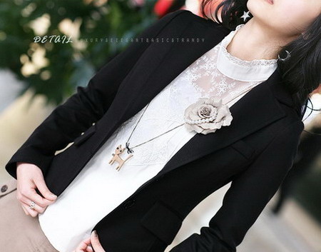 เทรนด์ฮิตล่าสุด! แต่งตัวด้วยสีขาว ลายเส้น และผ้าพื้น... - เทรนด์ฮิต - แฟชั่นคุณผู้หญิง - การแต่งตัว - ผ้าพื้น ลายเส้น - สีขาว - เซเลบริตี้