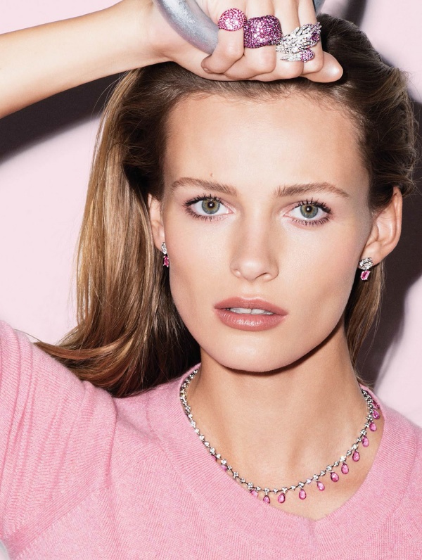 Edita Vilkeviciute điệu đà cùng sắc hồng trên tạp chí Vogue Paris tháng 2/2014 - Người mẫu - Bộ sưu tập - Thời trang - Hình ảnh - Tin Thời Trang - Trang sức