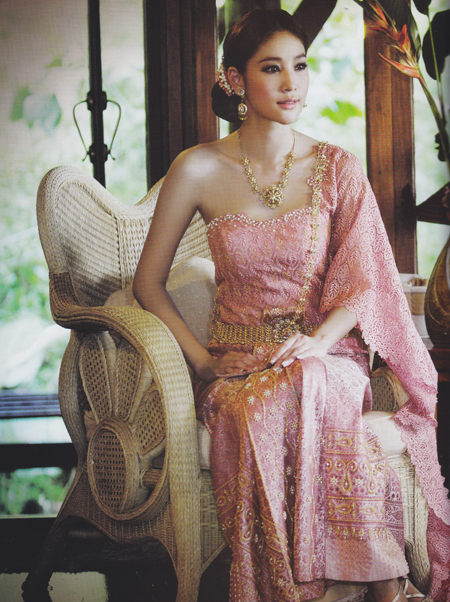 หรูหรา อลังการ แบบ "ชุดไทยแต่งงาน" สไตล์เจ้าหญิงโบราณ - สไตล์เจ้าหญิงโบราณ - ชุดไทย - ชุดไทยแต่งงาน - ชุดแต่งงาน - แฟชั่นแต่งงาน