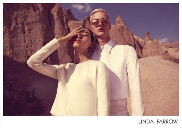 Tian Yi & Benjamin Jarvis sành điệu giữa hoang mạc cùng thời trang kính mát Linda Farrow Xuân/Hè 2014