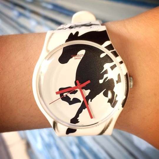 BST đồng hồ mới của Swatch lấy cảm hứng từ biểu tượng chú ngựa xinh đẹp - Swatch - Bộ sưu tập - Phụ kiện - Đồng Hồ