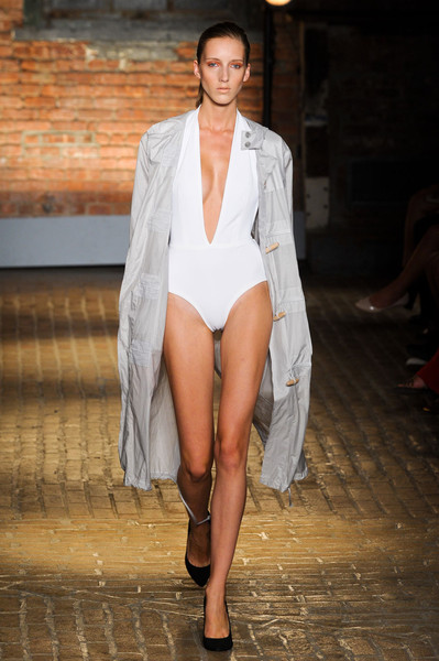 The Hottest Swimsuit Trends for Summer 2012 - แฟชั่นคุณผู้หญิง - ชุดว่ายน้ำ