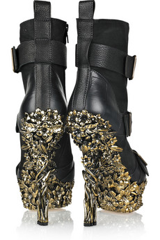 BOOT UP - Fashion - Shoes