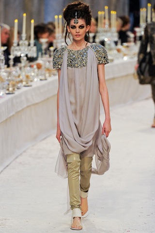 Cảm nhận hơi thở Ấn Độ trong BST Thu đầy bí ẩn từ Chanel Pre-Fall 2012 - Bộ sưu tập - Chanel