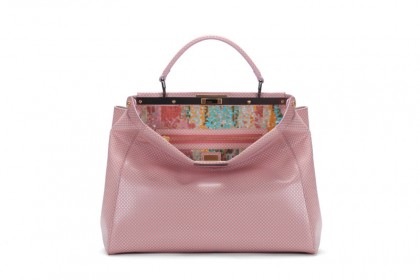 กระเป๋าใบหรู Fendi เอาใจสาวไทยกระเป๋าหนัก! - กระเป๋า - แบบกระเป๋าหรู - Fendi - กระเป๋าโท้ท - toto bag - กระเป๋าใบหรู