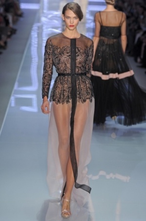 Romantic & Vintage in Christian Dior Spring 2012 - Women's Wear - Fashion Show - Christian Dior