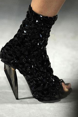Alexander McQueen’s shoes: Do you dare to try? - Accessory - Shoes - Alexander McQueen