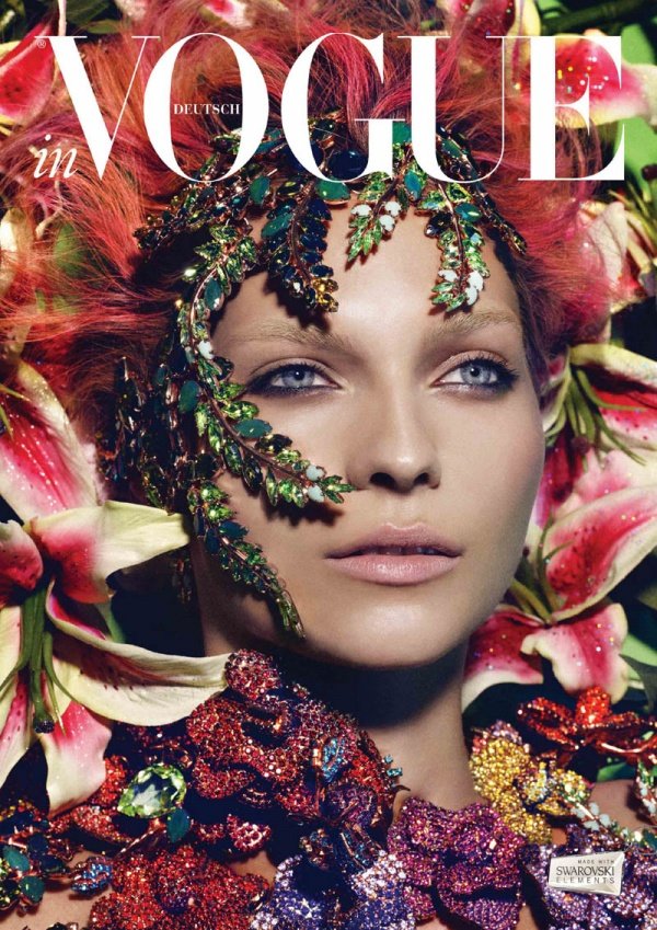 Karolin Wolter Swarovski kristályokkal felékszerezve pózol a német Vogue-ban [FOTÓ]
