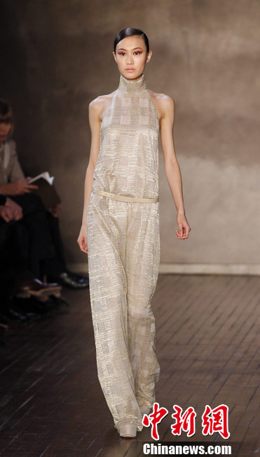 Chinese beauties at Paris Fashion Week - Fashion - Photo Gallery - Paris Fashion Week