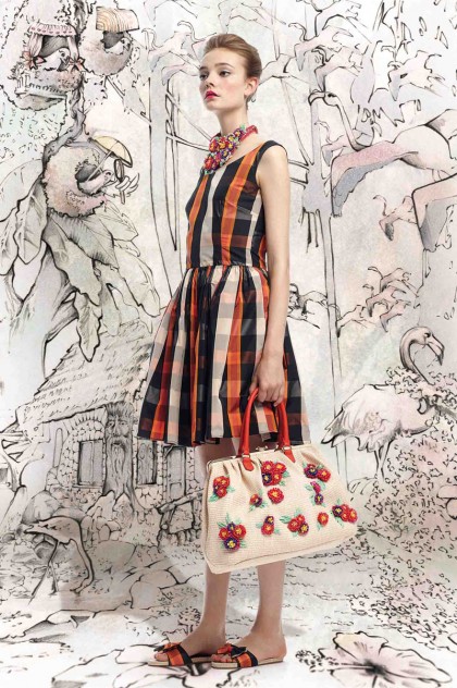 แต่งกายชวนฝัน กับคอลเลกชั่นท้าแดดจาก REDValentino สวยไม่จำเจ!! - คอลเลกชั่นเสื้อผ้า - REDValentino - การแต่งตัว - แฟชั่นหน้าร้อน - ชุดเดรสหรูหรา - แฟชั่นคุณผู้หญิง