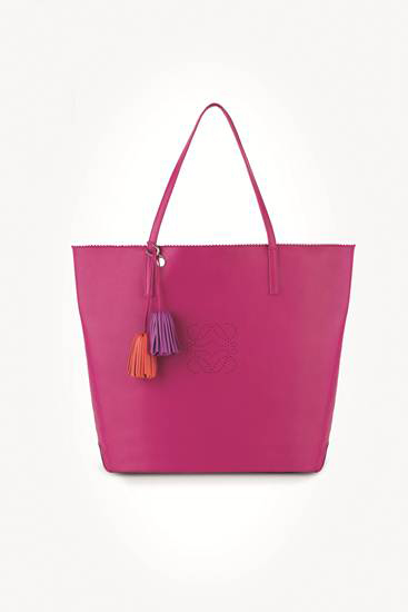 “กระเป๋า” ไอเท็มข้างกายผู้หญิงที่ขาดไม่ได้ - กระเป๋า - Loewe - Christian Dior - Hermes - Longchamp - Leather Satchel - Louis Vuitton - Paul & Joe Sister