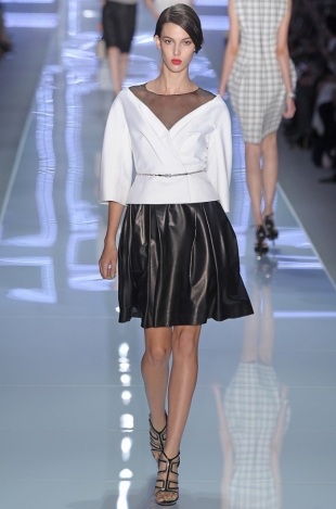 Romantic & Vintage in Christian Dior Spring 2012 - Women's Wear - Fashion Show - Christian Dior
