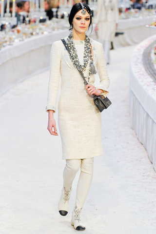 Cảm nhận hơi thở Ấn Độ trong BST Thu đầy bí ẩn từ Chanel Pre-Fall 2012 - Bộ sưu tập - Chanel