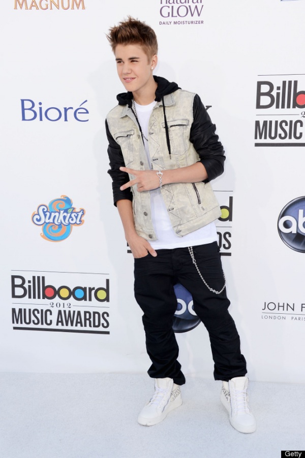 Billboard Music Awards Red Carpet: Fashion Hits And Misses From Your Favorite Young Stars