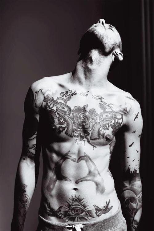A "rosszfiú" Dawid Auguscik és tetoválásai