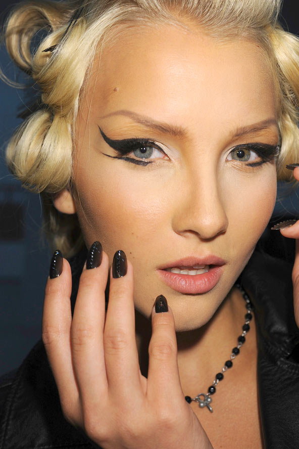 Creative and Beautiful Nail Art Ideas - Manicure - Nail Art - Fashion