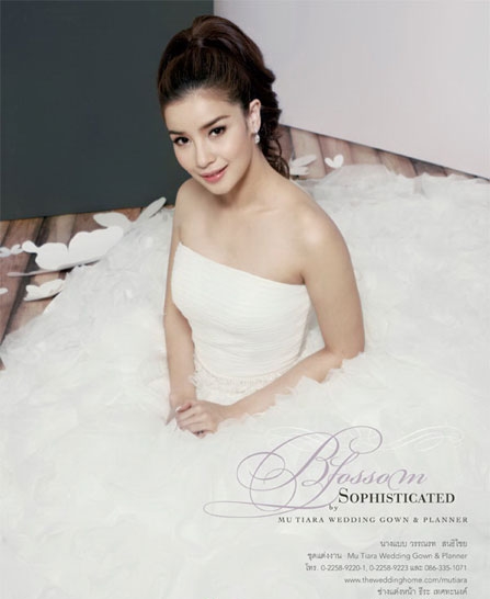 วิว วรรณรท กับแฟชั่นชุดแต่งงานงดงาม นิตยสาร Wedding Magazine - Wedding Magazine - นิตยสาร - แฟชั่นแต่งงาน - ชุดเจ้าสาว - ชุดแต่งงาน - วิว วรรณรท
