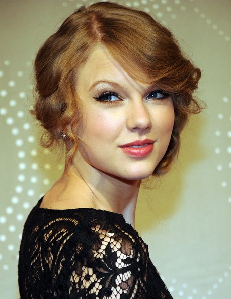 แต่งหน้าสวยอย่างเซเบลดัง Taylor Swift