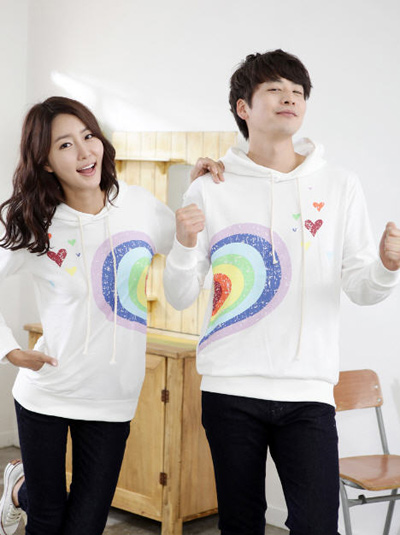 ต้อนรับวาเลนไทน์ "เสื้อคู่รัก" เห็นแล้วเป็นต้องเลิฟ !!