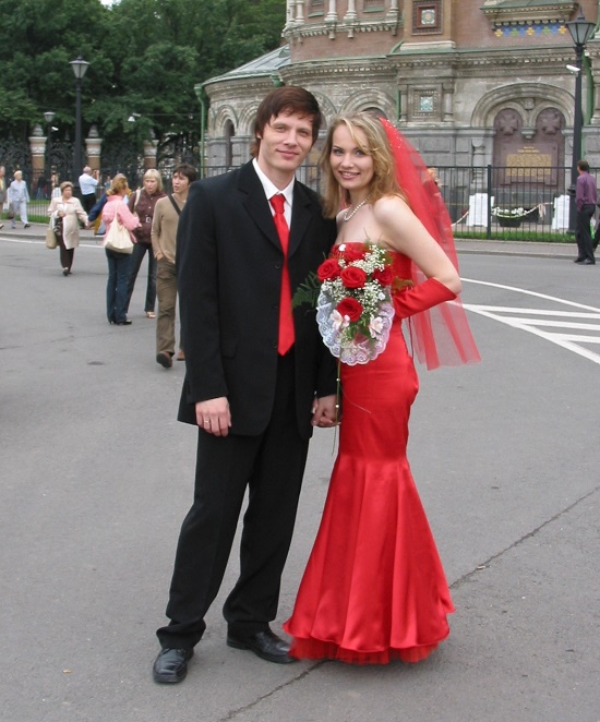 red wedding dress - ชุดแต่งงาน - ชุดแต่งงานสีแดง - เทรนด์แฟชั่น - อินเทรนด์ - แฟชั่นคุณผู้หญิง - แฟชั่น - การแต่งตัว - เทรนด์ใหม่