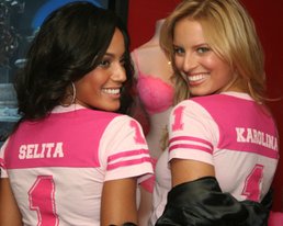 Suite life: Victoria's Secret Angels hand out goodies to celebs