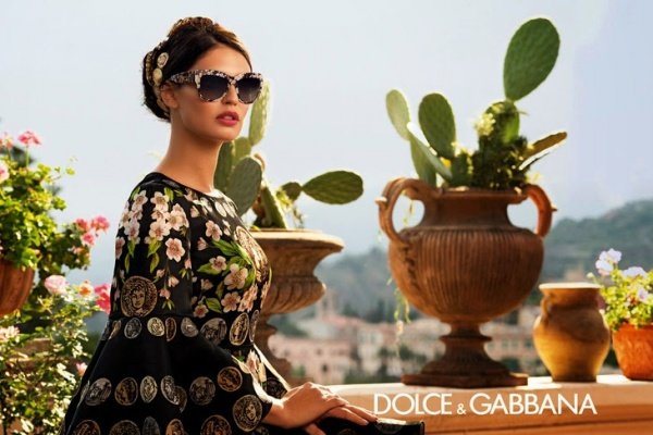 Nàng thơ xinh đẹp từ BST kính mát của Dolce & Gabbana