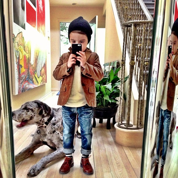 เจ้าพ่อแฟชั่นสุดหล่อ Alongso Mateo หนุ่มน้อยวัย 5 ขวบ น่ารักได้อีก!! - แฟชั่นคุณหนู - แฟชั่นเด็ก - การแต่งตัวเด็ก - เจ้าพ่อแฟชั่น - หนุ่มน้อย 5 ขวบ - นายแบบตัวน้อย - Alongso Mateo