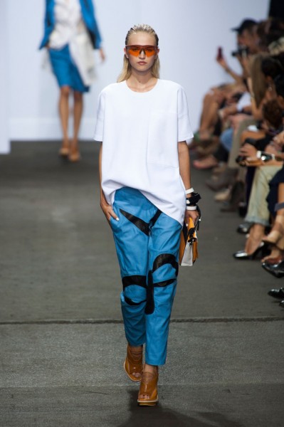 เบรกความสดจากสีนีออน ด้วย แฟชั่นสตรีทแวร์ Rag & Bone - แฟชั่นโชว์ - เบรกสีนีออน - แฟชั่นสตรีทแวร์ - Rag & Bone - มิกซ์ แอนด์ แมทช์ - ดีไซเนอร์