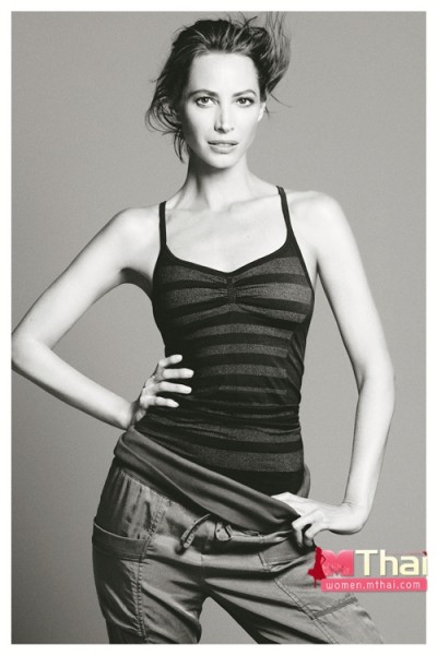 เปิดตัว เสื้อผ้ากีฬา Esprit Wellness Collection 2012