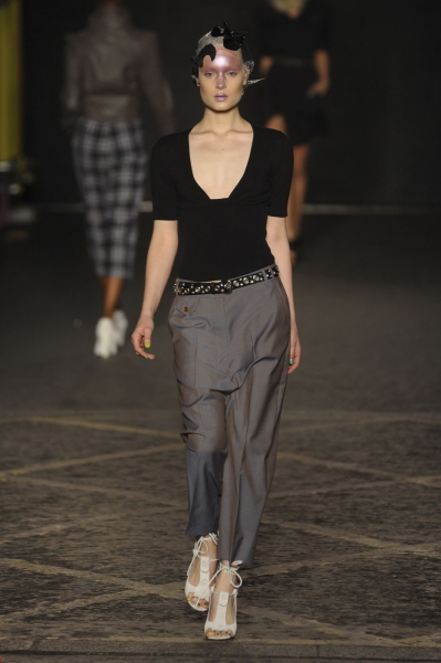 Vivienne Westwood โชว์ความน้อยใน London Fashion Week 2012 - Vivienne Westwood - London Fashion Week - แฟชั่นคุณผู้หญิง - แฟชั่นโชว์