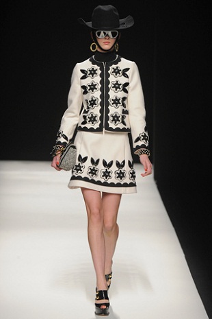 Moschino Collection Fall 2012 Ready to Wear - Moschino - แฟชั่นคุณผู้หญิง - แฟชั่นโชว์