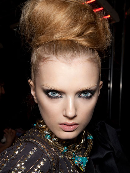 Make up with busy female - Make up