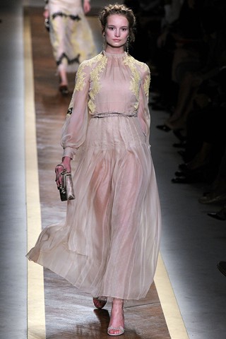 Valentino Spring 2012 Ready-to-Wear - Women's Wear - Fashion Week - Fashion Show - Valentino