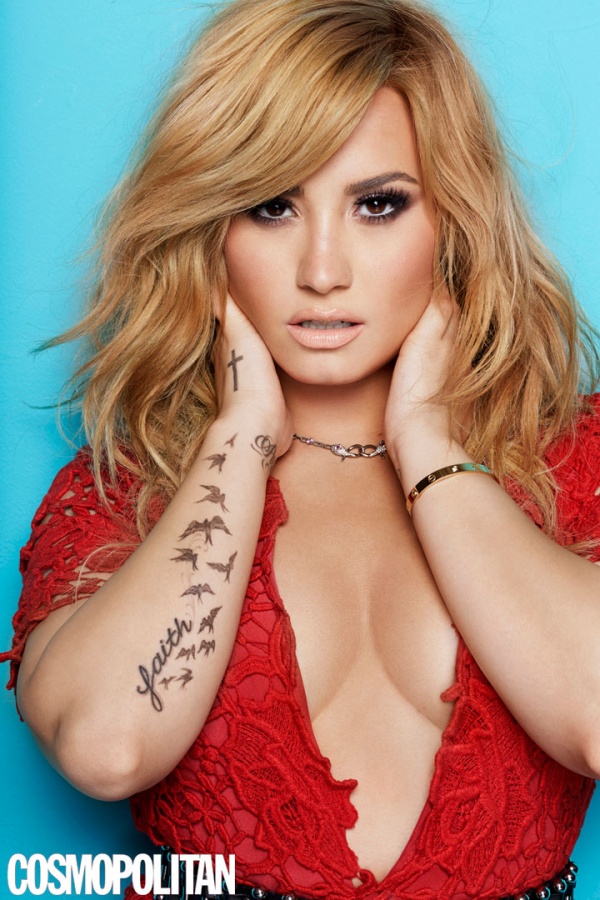 Demi Lovato diện thời trang khoe nội y táo bạo trên bìa tạp chí Cosmopolitan Mỹ tháng 8/2013. - Demi Lovato - Tin thời trang - Phong cách sao - Cosmopolitan