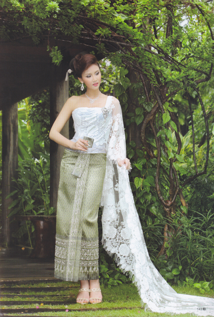 สุดสวยกับชุดแต่งงานแบบไทยประยุกต์ - แฟชั่นแต่งงาน