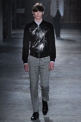 Thời trang nam cho xuân 2012 của Alexander McQueen - Thoi trang nam