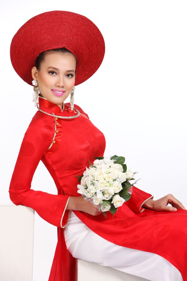 Lotus in Pearl Well - Wedding Collection of Vo Viet Chung Designer - Ao Dai - Wedding