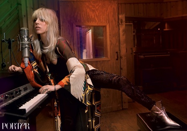 Lady Gaga diện thời trang bohemian, tái hiện hình ảnh nữ danh ca huyền thoại Stevie Nicks trên tạp chí Porter Hè 2014 - Lady Gaga - Porter - Hè 2014 - Stevie Nicks - Sao - Phong Cách Sao - Tin Thời Trang - Hình ảnh