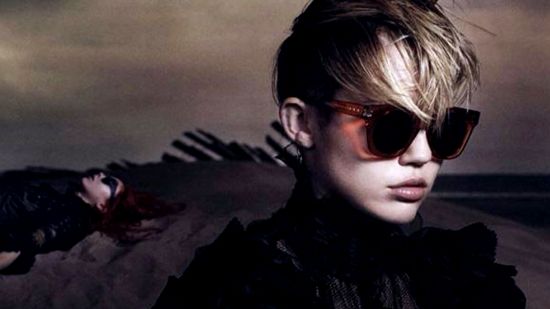 นักร้องสาวเกรียนซ่าส์ Miley Cyrus มาเป็นนางแบบให้กับแอดแคมเปญ Marc Jacobs S/S 2014 - แฟชั่น - เทรนด์ใหม่ - ไอเดีย - แฟชั่นคุณผู้หญิง - Accessories - แฟชั่นเสื้อผ้า - อินเทรนด์ - การแต่งตัว - เทรนด์แฟชั่น - ดีไซเนอร์ - นางแบบ - Celeb Style - แอดแคมเปญ - แคมเปญ - Miley cyrus - Marc Jacobs - แฟชั่นนิสต้า - เทรนด์ - คอลเลคชั่น - ผู้หญิง - สไตล์การแต่งตัว - Spring/Summer 2014 - เซ็กซี่ - เสื้อผ้า - คอลเลกชั่น - แต่งตัว - ผิว - Marc by Marc Jacobs - สไตล์ - ถ่ายแฟชั่น - แบรนด์ดัง - ธรรมชาติ